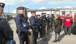 Grève chez Vertbaudet: le piquet de grève évacué par la police