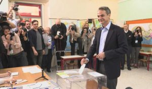 Grèce: Le Premier ministre sortant Kyriakos Mitsotakis vote aux élections législatives