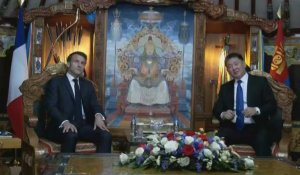 Réunion bilatérale entre Macron et le président mongol