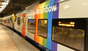 Mise en service par la SNCB d'un train aux couleurs arc-en-ciel à l'occasion de la Journée internationale contre l'homophobie et la transphobie