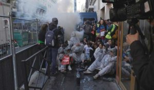 AG TotalEnergies: la police utilise du gaz lacrymogène pour déloger des manifestants