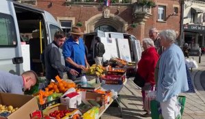Bapaume : Paul Hecq, le vendeur de fruits et légumes du marché de Bapaume prend sa retraite après 13 ans passés sur les routes