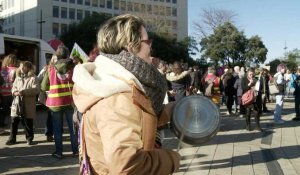 Retraites : à Nantes, manifestation de casseroles pour se faire entendre