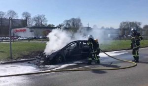 Une voiture prend feu à Saint-Quentin sur la D1029