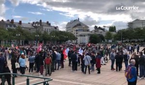 VIDÉO. Manifestation du 1er mai : le cortège grossit peu à peu à Angers