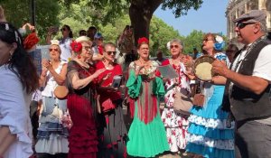 défilé des danseuses flamenco à la féria de Nîmes