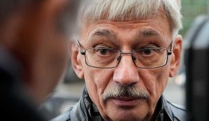 Le coprésident de l'ONG Memorial devant la justice russe accusé de "discréditer" l'armée