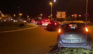 Lesquin : la longue attente des supporters lensois pour voir leur équipe a l’aéroport