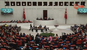 Les députés turcs prêtent serment au Parlement