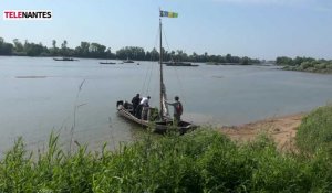 Débord de Loire : la flotte fluviale est arrivée