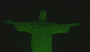 Brésil: le Christ Rédempteur habillé de vert pour la Journée mondiale de l'environnement