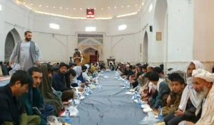 Afghanistan: des fidèles rompent le jeûne au premier jour du ramadan