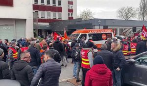 Rassemblement des salariés de Ilévia devant le siège social à Marcq-en-Barœul
