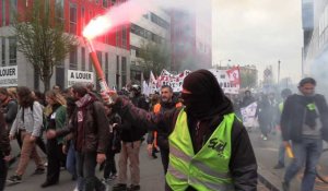 Retraites: à Ivry, départ d'une manifestation d'étudiants en direction de Paris