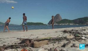 Brésil : les eaux polluées de la baie de Guanabara, loin du cliché touristique