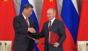 Xi et Poutine saluent la "nouvelle ère" de leurs relations lors de discussions au Kremlin