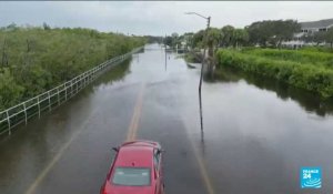 En Floride, les habitants face aux dégâts, destructions et inondations après le passage de l'ouragan Idalia