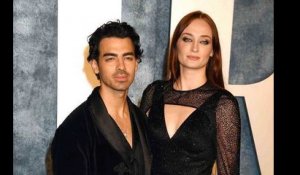 Divorce de Joe Jonas et Sophie Turner : il porte son alliance et envoie un message qui intrigue...