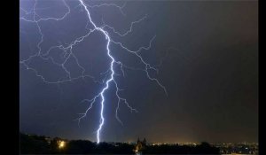 VIDÉO. Pluie d'éclairs, nuage « arcus »… Les images de l'impressionnant orage en Normandie