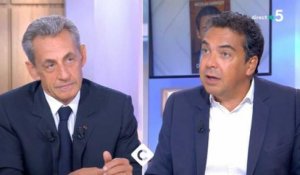 "Je suis un bagarreur" : Nicolas Sarkozy recadre sèchement Patrick Cohen dans C à vous