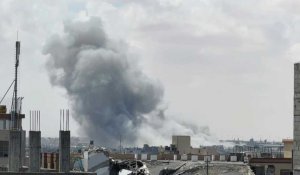 Nuage de fumée après une frappe aérienne sur Rafah