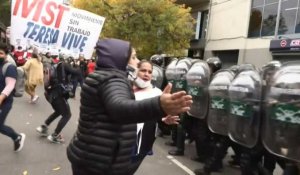 Argentine : la police bloque la manifestation contre les réformes proposées par Milei