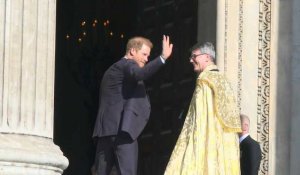 Le prince Harry arrive à la cathédrale Saint-Paul de Londres pour les 10 ans des Jeux Invictus