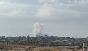 La fumée s'élève après les frappes israéliennes sur l'est de Rafah