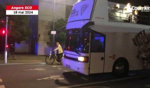 VIDEO. Montée d’Angers-SCO: le bus des joueurs quitte le stade Raymond-Kopa