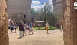 VIDÉO. Un week-end de reconstitution médiévale au château, à Lassay-les-Châteaux