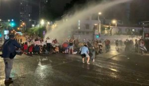 Échauffourées entre la police et des manifestants anti-gouvernementaux à Tel-Aviv
