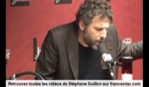 Stéphane Guillon imite Frédéric Mitterrand avec brio