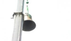Crouy-en-Thelle : La cloche d'une tonne regagne le clocher