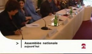 [Plateau brève : femmes afghanes à l'Assemblée Nationale]