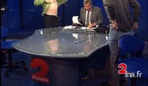 Michel Serrault et Nagui se déshabillent au 20h de Bruno Masure - Archive vidéo INA