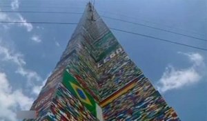 Une tour de 30 mètres en Légo