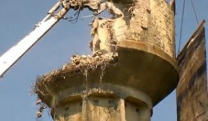 Doméliers : démolition du château d'eau
