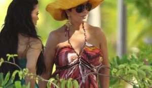 Kim Kardashian en Bikini à Bora Bora
