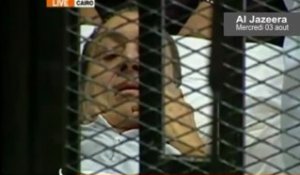 Hosni Moubarak dans le box des accusés
