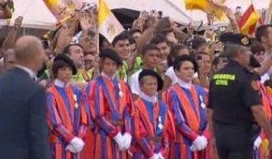 Le pape arrive à Madrid pour une visite de quatre jours