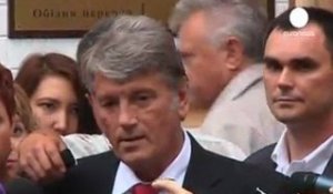 Ukraine: Iouchtchenko témoigne à charge contre son...