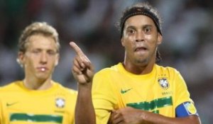 Brésil : le sublime coup franc de Ronaldinho