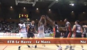 Action du match / STB Le Havre - Le Mans