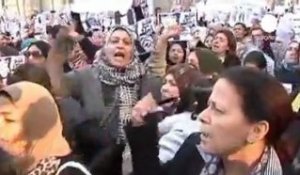 Les femmes égyptiennes défilent contre... - no comment