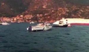 Le navire de croisière "Costa Concordia" s'échoue en Italie
