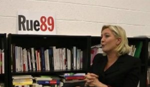 Marine Le Pen face aux riverains (25/01/2012) - Le FN et l'UMP