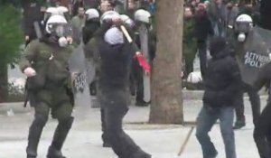 Grèce : violences à Athènes en marge d'une manifestation