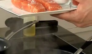 Recette de pavé de saumon, sifflets de carottes fondantes au citron