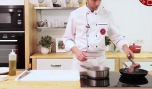 Technique en vidéo de L'atelier des Chefs - Pocher du boeuf