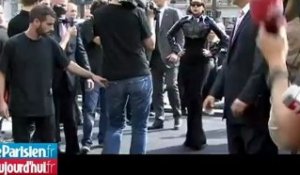 Lady Gaga parfume les Champs-Elysées